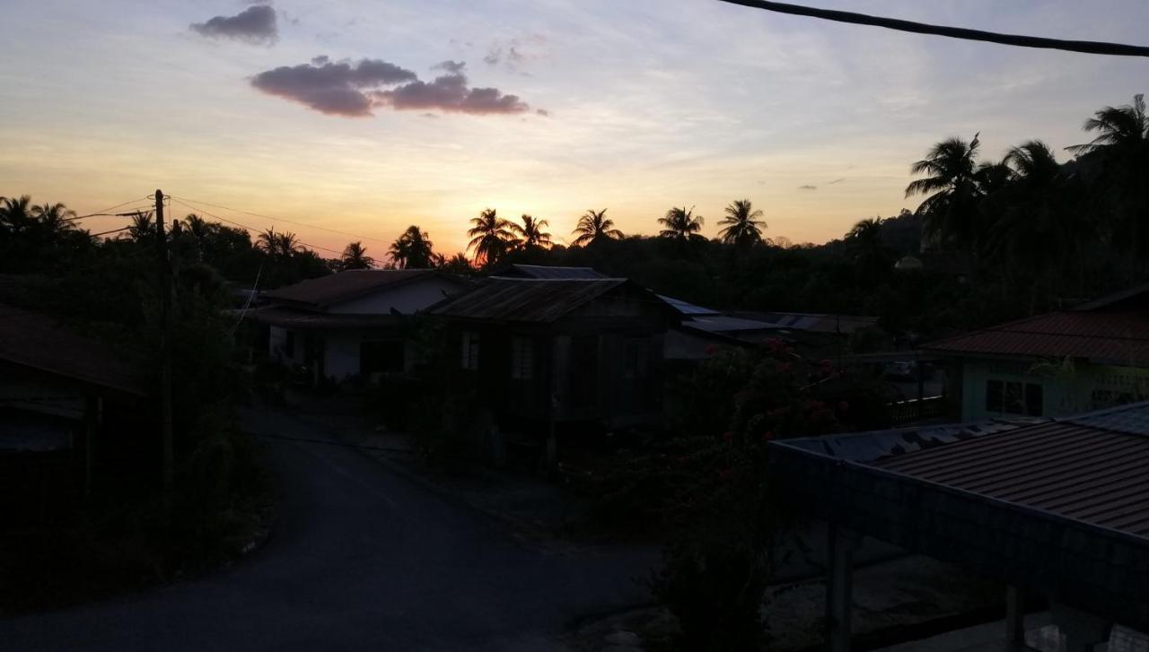 Teriang Village Inn Padang Mat Sirat Esterno foto