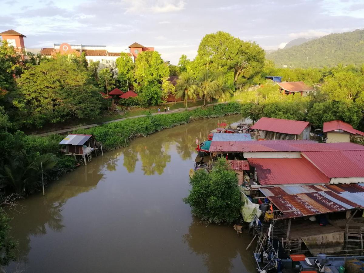 Teriang Village Inn Padang Mat Sirat Esterno foto