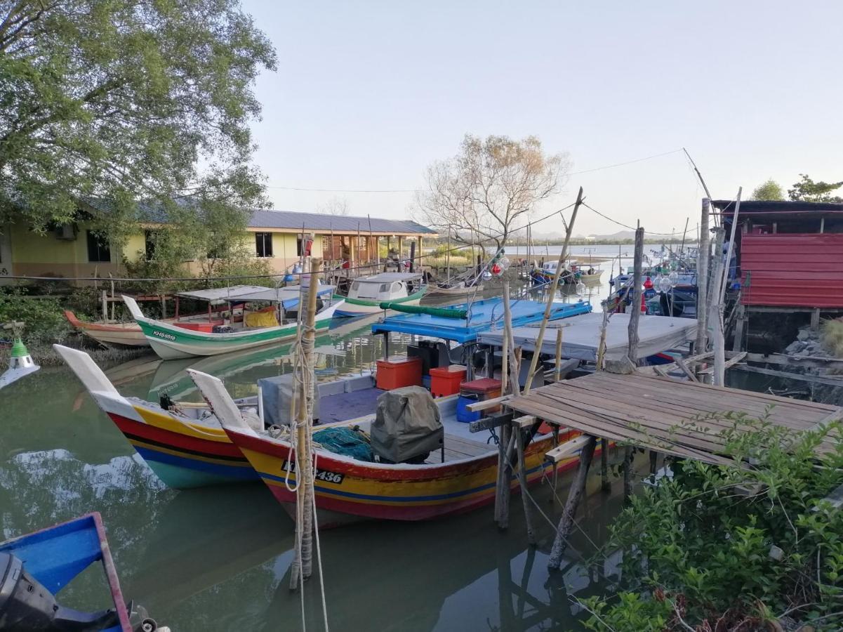 Teriang Village Inn Padang Mat Sirat Esterno foto